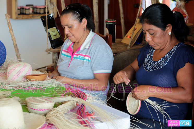 Intensa agenda cultural y comercial en Parque de Ferias y Tiangues de la Avenida Bol&iacute;var a Ch&aacute;vez